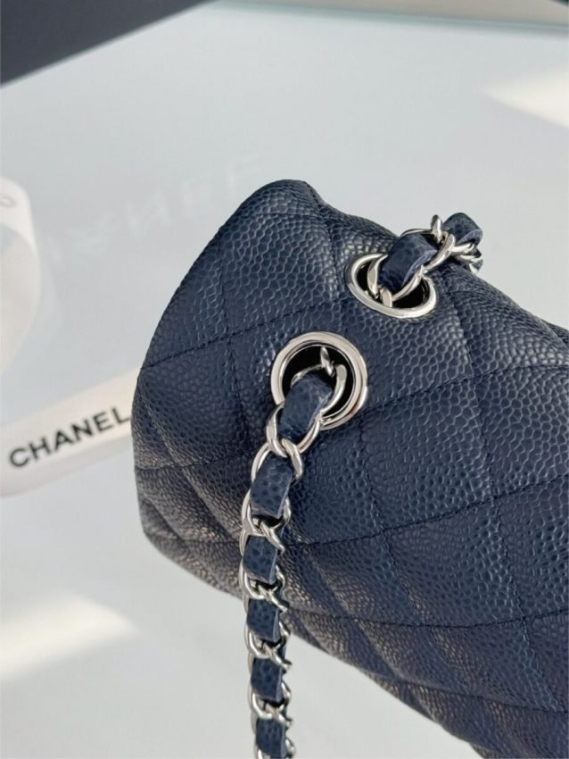 wsxcWeb_6e471929_o_1hqc02abs4tf1canbsl3eec8em.jpeg Replica CHANEL Classic Flap 25cm Dark Blue - 图片 2