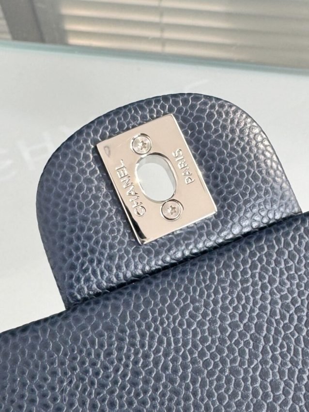wsxcWeb_6e471929_o_1hqc02ac71gng8ni139v12lo1768r.jpeg Replica CHANEL Classic Flap 25cm Dark Blue - 图片 8