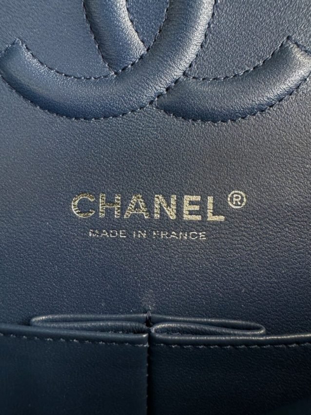 wsxcWeb_6e471929_o_1hqc02ac9igv1vu115c21lvs12qtt.jpeg Replica CHANEL Classic Flap 25cm Dark Blue - 图片 5