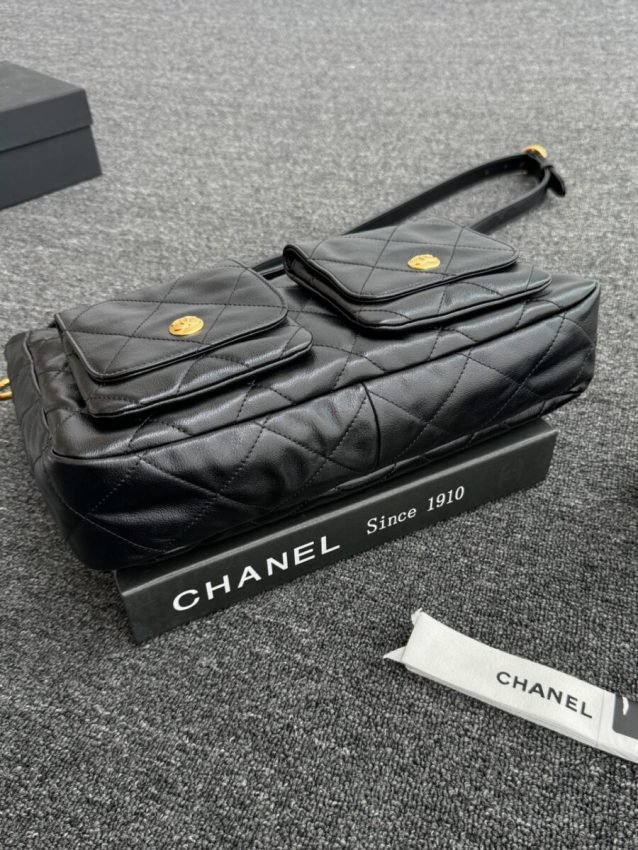 wsxcWeb_6e471929_o_1hrd97mgsn6aao1djs1nri1eo5k.jpeg Replica CHANEL 24p Postman Bag Small Black - 图片 4