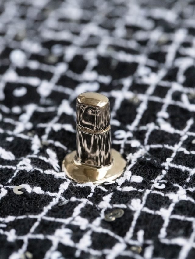 wsxcWeb_6e471929_o_1hsmr6iov1f9v1ojgr5m1pchs8ua.jpeg Replica CHANEL 24p Tweed Black and White - 图片 6