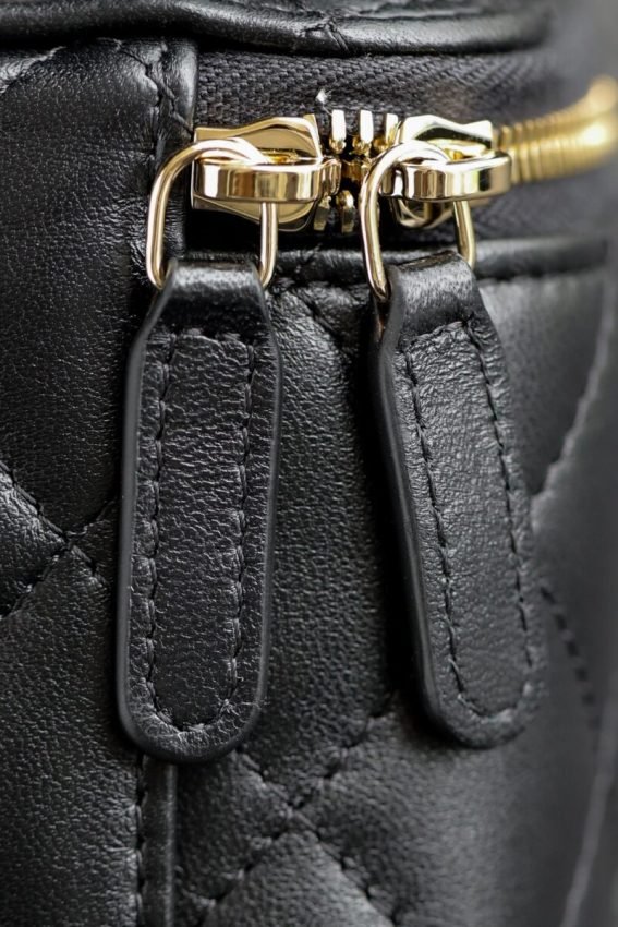wsxcWeb_6e471929_o_1hu5kvi3u3d1k7ldki1tfms325.jpeg Replica CHANEL 24s Pearl Handle Box Black - 图片 9
