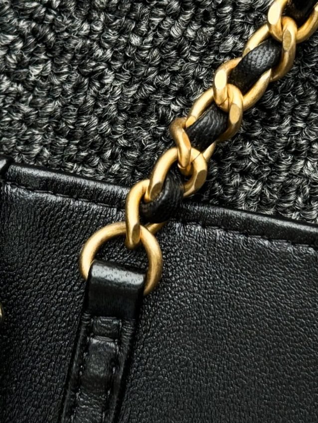 wsxcWeb_6e471929_o_1hundo6gn1ecajof1amc18ne6r75.jpeg Replica CHANEL 24s Double Pearl Woc Black - 图片 8