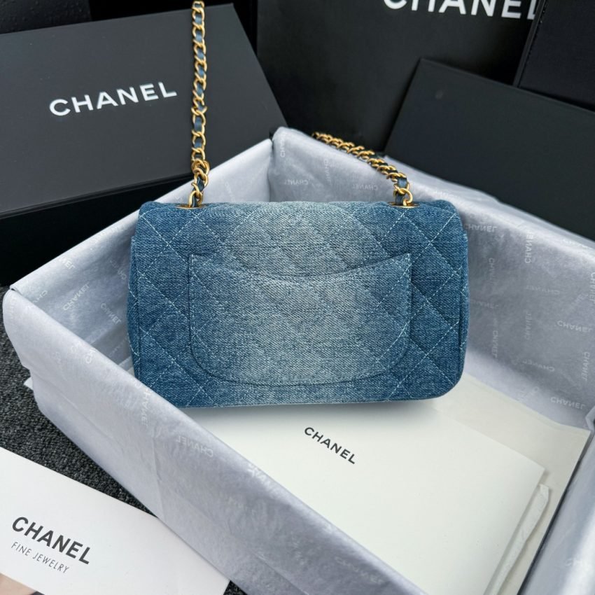 wsxcWeb_6e471929_o_1hva0hrhn18vncgplm25ir7h3.jpeg Replica CHANEL Classic Flap 20cm Denim - 图片 3