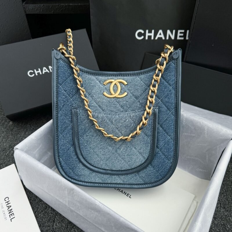wsxcWeb_6e471929_o_1hva1jkeqa911jgo11bq755lqb4.jpeg Replica CHANEL 23S Hobo Denim