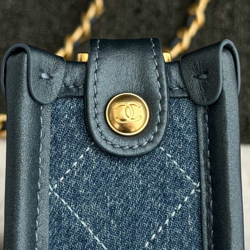 wsxcWeb_6e471929_o_1hva1jker1vjkrpl1jsj15541l2s6.jpeg Replica CHANEL 23S Hobo Denim - 图片 3