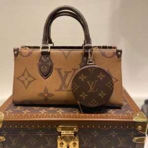 replica louis vuitton onthego pm shoulder bag